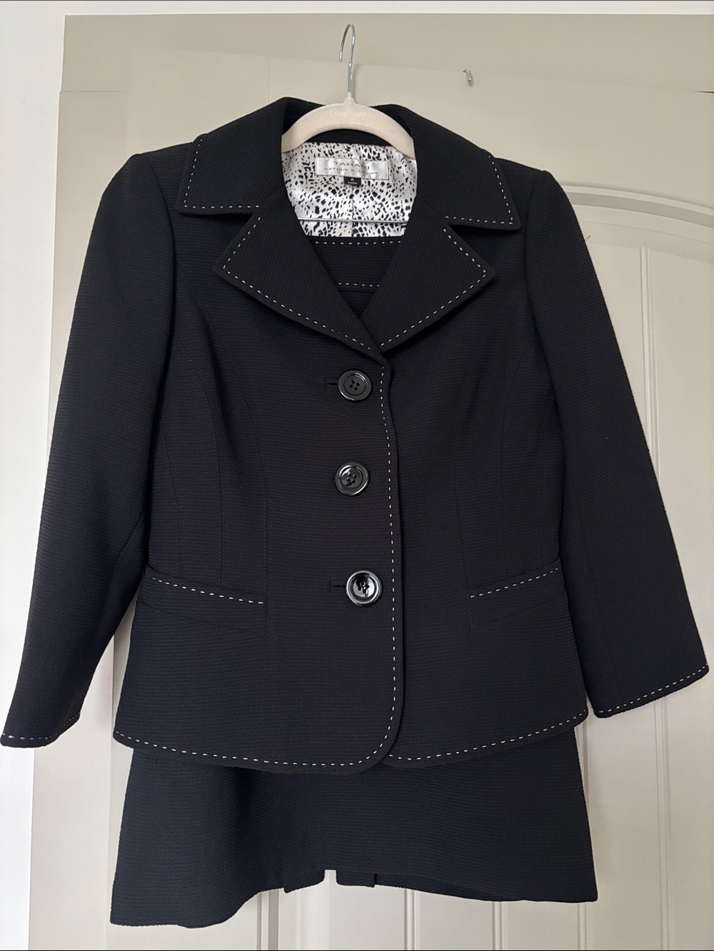 Tahari ASL Black Women's Tailored Suit with Contrast Stitching